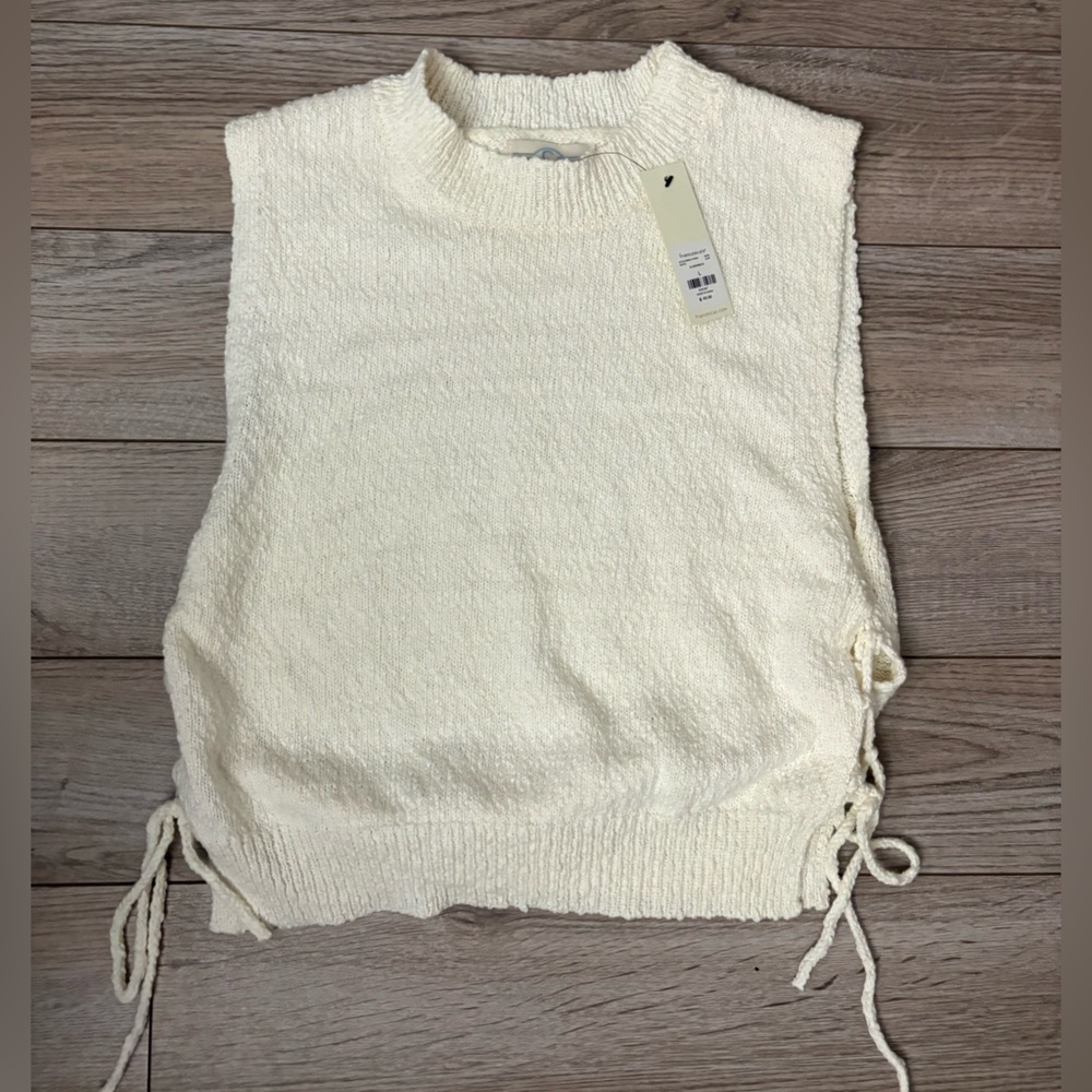 NWT Women’s Off-white Sweater Vest- Large